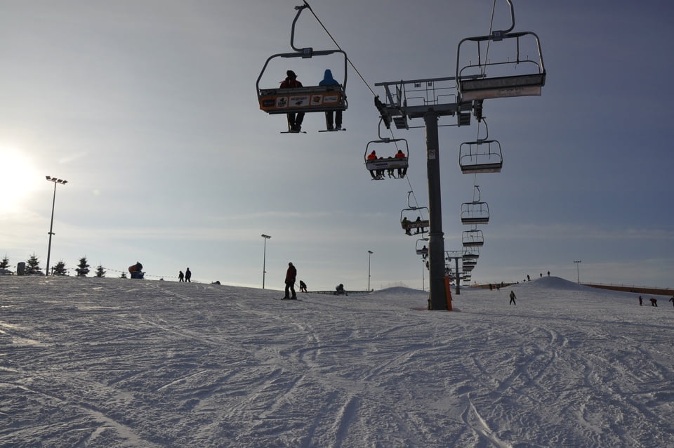 Stacja narciarska Szwajcaria Bałtowska - kolej krzesełkowa