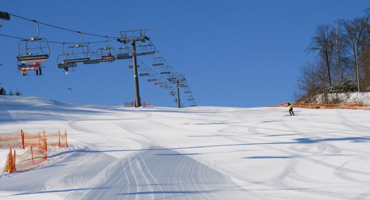 Stacja narciarska Szwajcaria Bałtowska kolej krzesełkowa